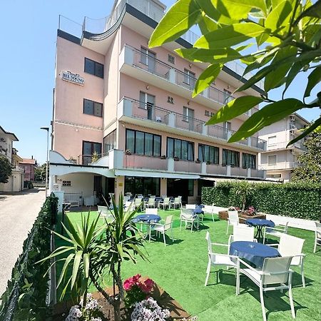Hotel Bel Sogno Римини Экстерьер фото