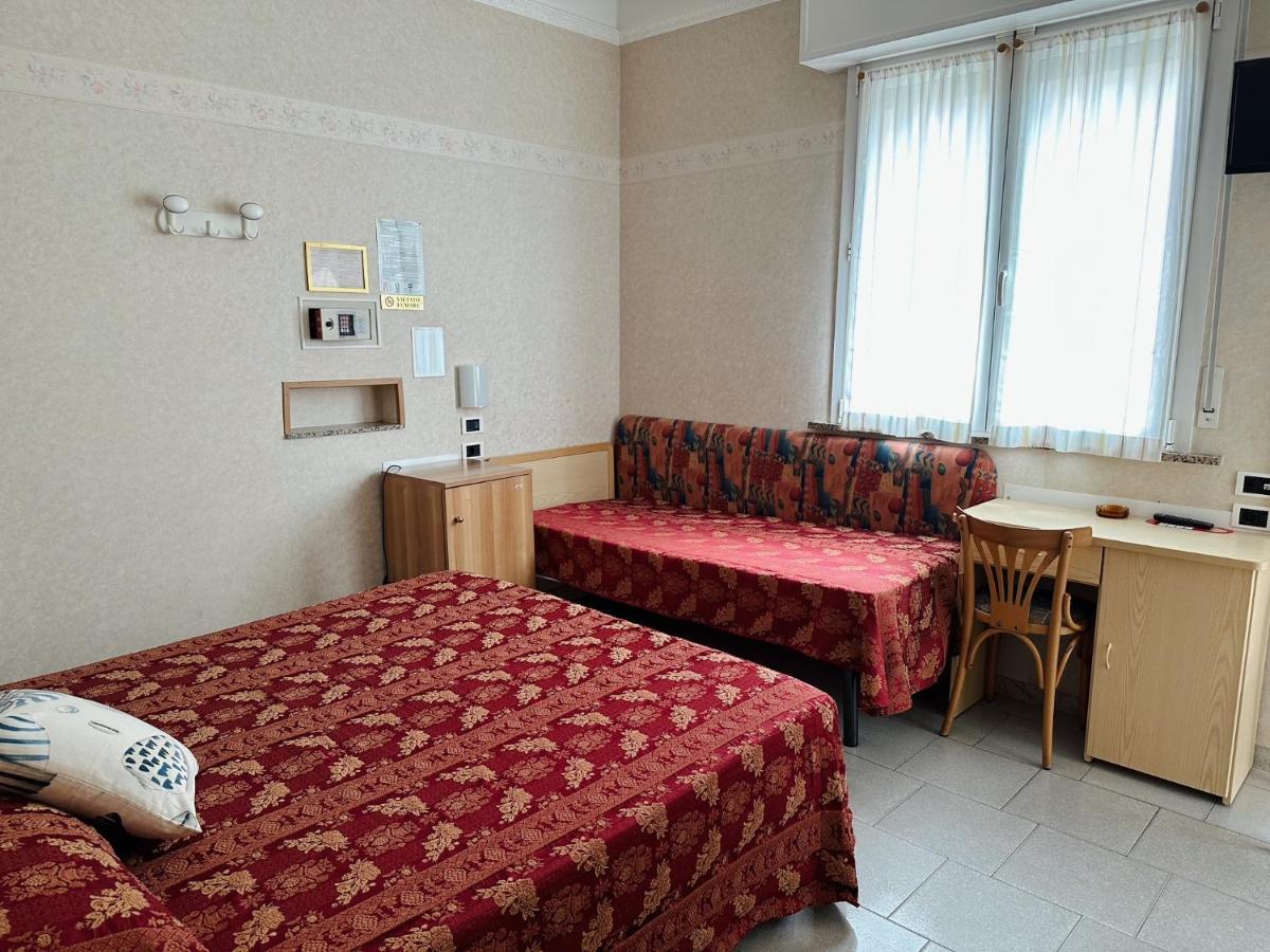 Hotel Bel Sogno Римини Экстерьер фото