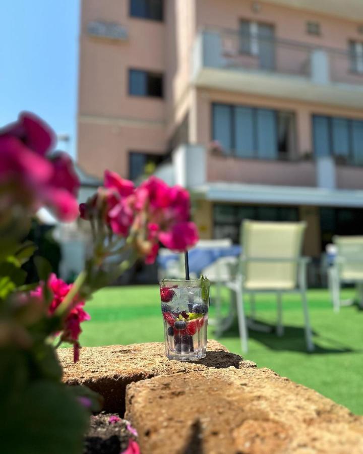 Hotel Bel Sogno Римини Экстерьер фото