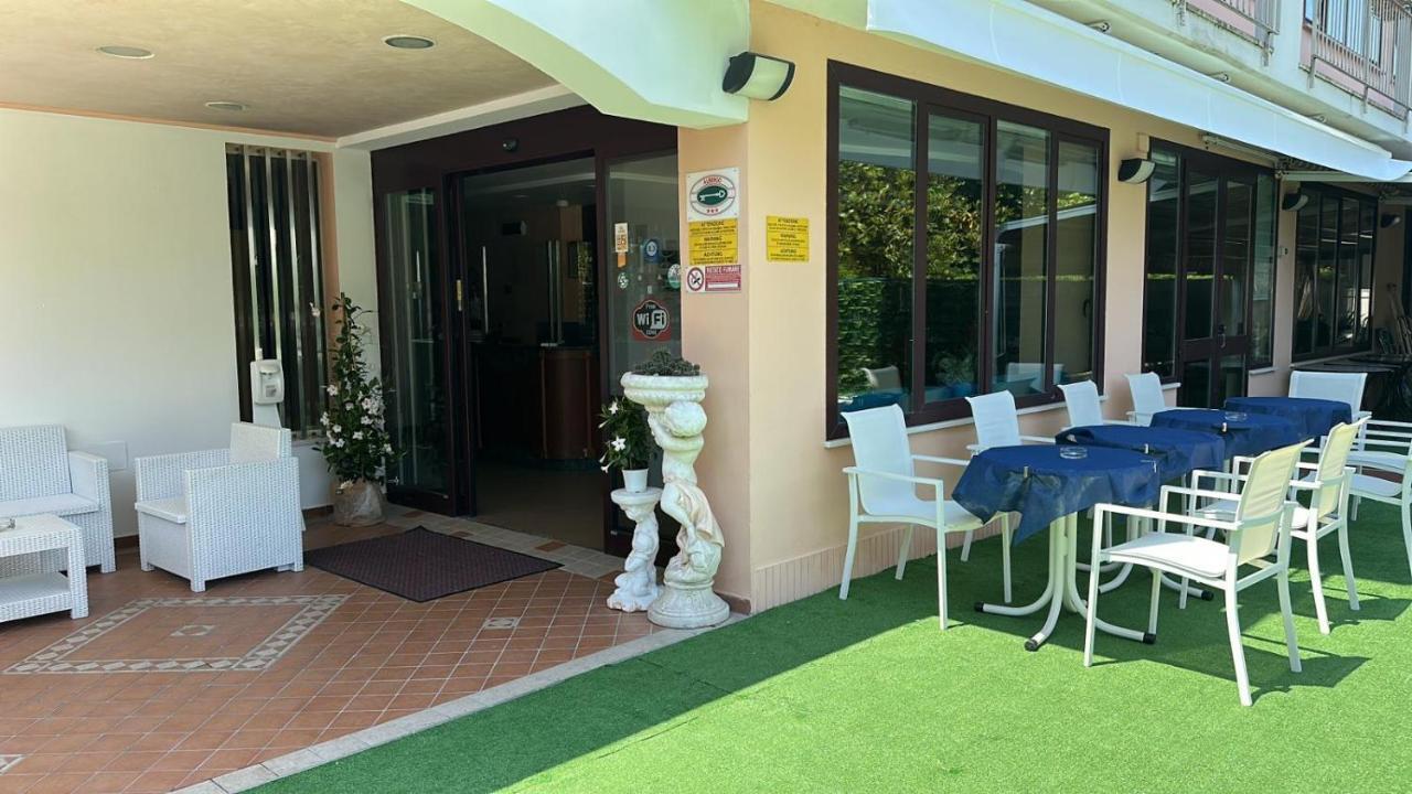 Hotel Bel Sogno Римини Экстерьер фото