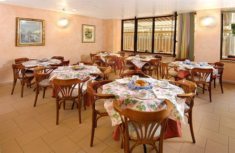 Hotel Bel Sogno Римини Экстерьер фото