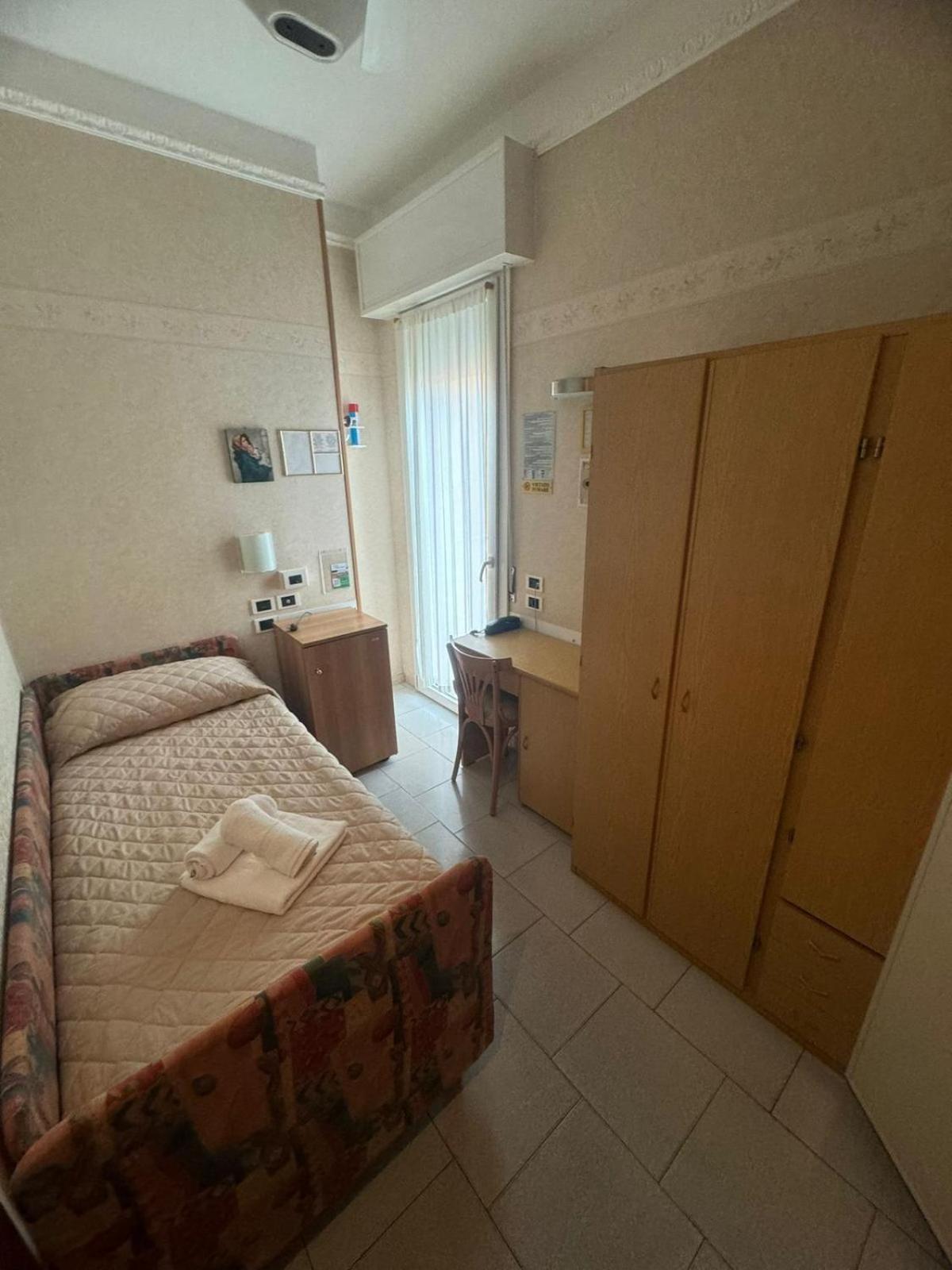 Hotel Bel Sogno Римини Экстерьер фото
