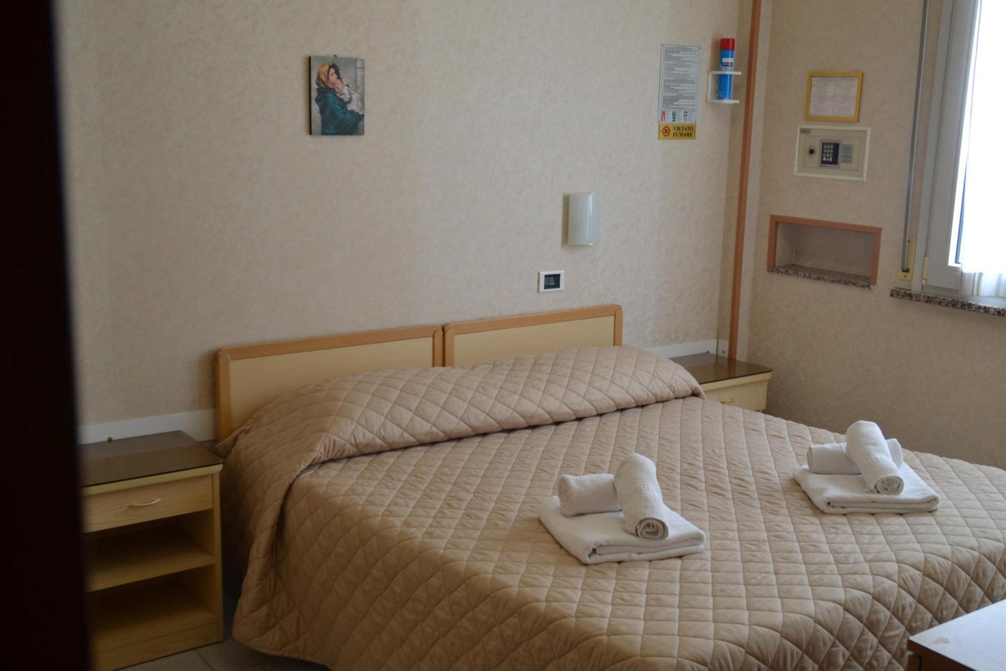 Hotel Bel Sogno Римини Экстерьер фото
