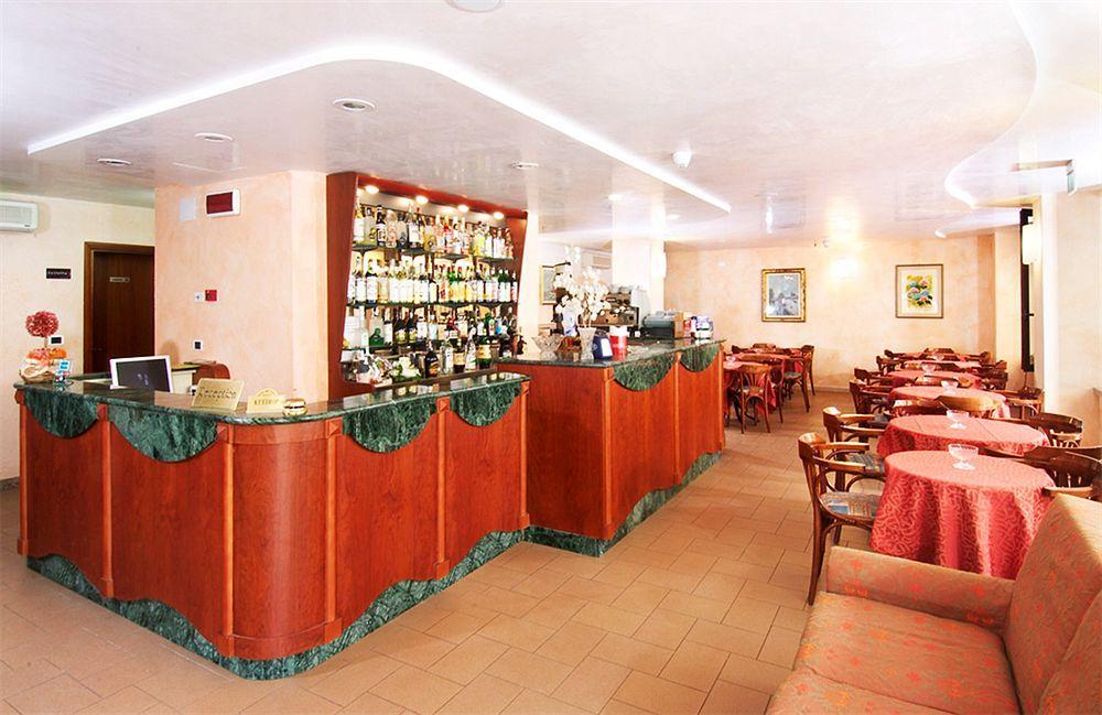 Hotel Bel Sogno Римини Экстерьер фото