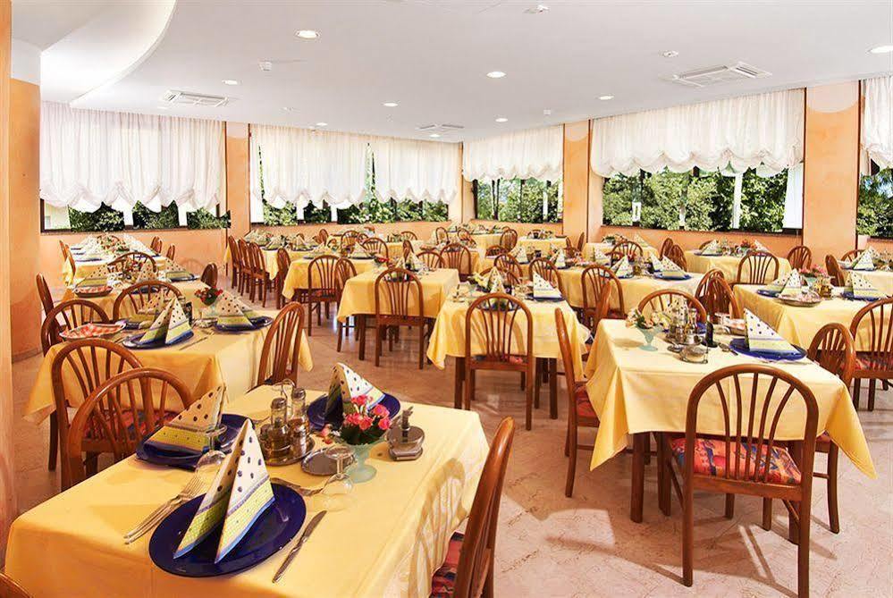 Hotel Bel Sogno Римини Экстерьер фото